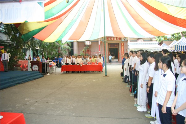 Lễ Tri ân và Trưởng thành học sinh khối 9 và khối 12 năm học 2017-2018